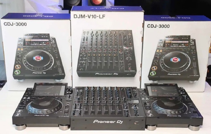 Pioneer CDJ-3000 Multi-Player , Pioneer DJM-A9 DJ Mixer , Pioneer DJM-V10-LF DJ Mixer , Pioneer DJM-S11 , Pioneer CDJ-2000NXS2 , Pioneer DJM-900NXS2  Musica 3