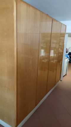 ARTICOLI VARI..RETTI MATRIMONIALI DUE...CREDENZA...DIVANO TRE POSTI