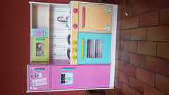 Cucina in legno giocattolo completa di accessori, in ottimo stato.<br>(Preciso che non è di Ikea)